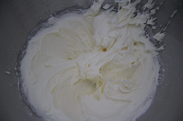 Frosting aus Sahnecreme aus der Backmischung für Cupcakes von Dr. Oetker