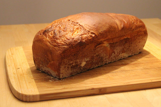 frisch gebackes Toasbrot / Weißbrot