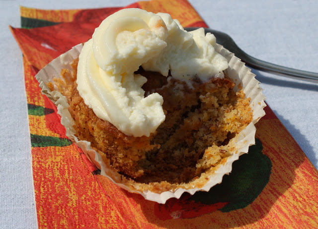 frisch gebackene Rübli-Cupcakes