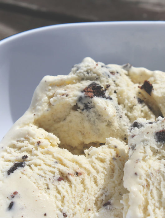 Rezept für Oreo-Cookie-Eis und Erdbeer-Sahne-Eis aus dem Ben & Jerry's Eisbuch | moeyskitchen.com