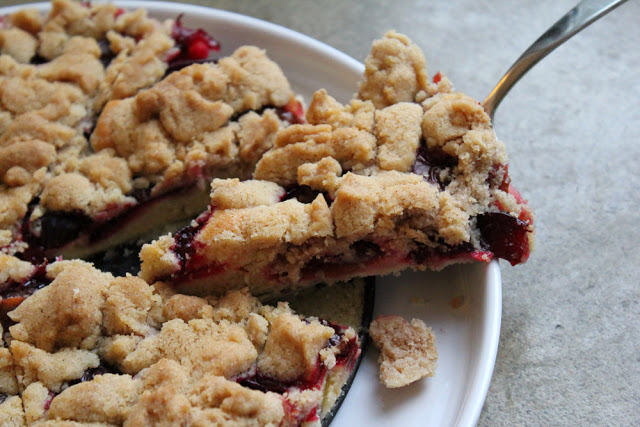 Rezept für klassischen Pflaumenkuchen mit Streuseln Zwetschgenkuchen / Zwetschenkuchen / Pflaumenkuchen