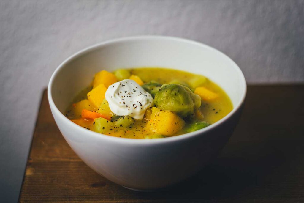 Steckrüben-Kartoffel-Eintopf mit Rosenkohl - moey&amp;#39;s kitchen foodblog