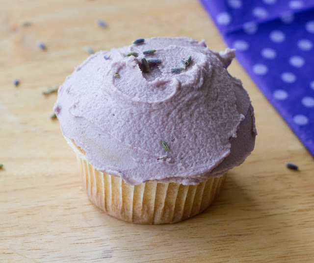 zartlila Lavendel-Cupcakes