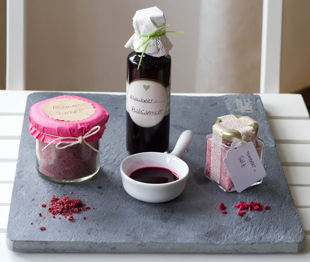 Post aus meiner Küche (PAMK) Very Berry Blaubeer-Zucker, Blaubeer-Balsamico und Himbeer-Salz