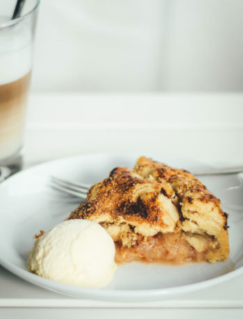 Rezept für klasischen Apple Pie | der perfekte Apfelkuchen für den Herbst und Winter | moeyskitchen.com #apfelkuchen #äpfel #kuchen #backen #foodblogger #rezepte #applepie #pie