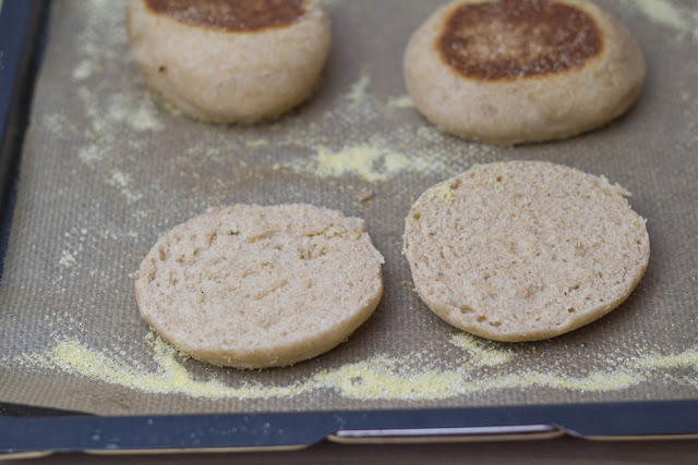 frisch gebackene English Muffins