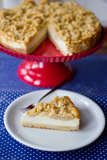 Rezept für Vanille-Cheesecake mit Apfel-Streuseln, abgewandelt nach einem Rezept aus der Lecker Bakery Rezept für Vanille-Cheesecake mit Apfel-Streuseln, abgewandelt nach einem Rezept aus der Lecker Bakery