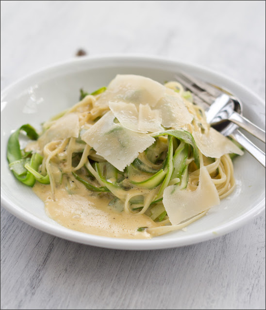Linguine mit grünem Spargel und Parmesansauce - moey&amp;#39;s kitchen foodblog