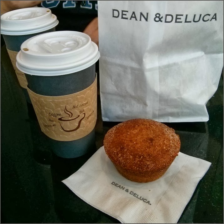 Dean & Deluca, New York Times Building, Manhattan, New York, USA, Muffin, Kaffee, Frühstück, Café