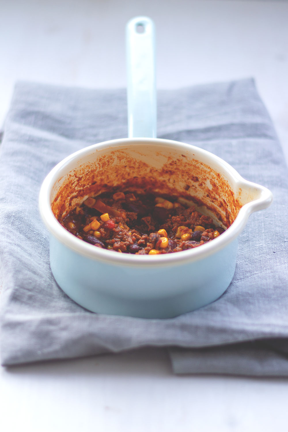 Rezept für einfaches Chili con Carne mit Rindfleisch, Mais und Kidneybohnen | moeyskitchen.com