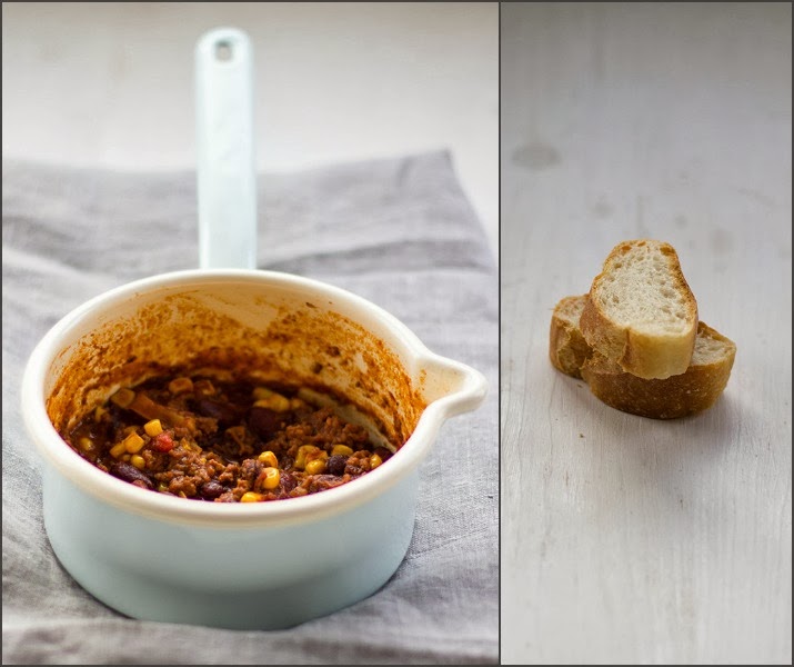 Chili con Carne Rezept von moey's kitchen foodblog Chili con Carne im Topf mit Ancho Chili, Rinderhack, Mais, Kidneybohnen
