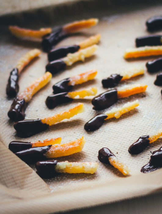 Rezept für selbst gemachte kandierte Orangenschale mit Schokolade | einfach und schnell | moeyskitchen.com #orangenschale #kandierteorangenschale #schokolade #rezepte #foodblogger