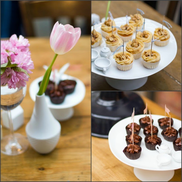 Törtchenzeit-Buchparty in Köln mit Jessi Hesseler von Törtchenzeit und Sonya Kraus Buchparty von Törtchenzeit im Exquisit in Köln, mit Cupcakes von Törtchenzeit, Vasen und Tortenplatten von räder