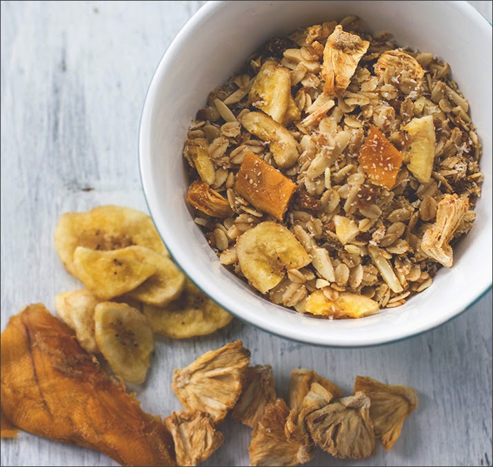 Müsli der Woche, selbstgemachtes Knuspermüsli: Tropicana-Granola | Exotisches Knuspermüsli Tropicana-Granola | Exotisches Knuspermüsli in der Schüssel