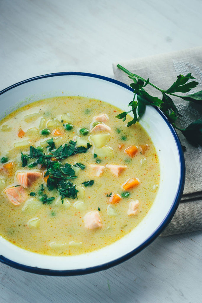 Kartoffel-Erbsen-Suppe mit Lachs und Kokosmilch - moey&amp;#39;s kitchen foodblog