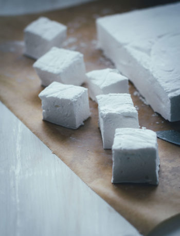 Rezept für selbst gemachte Marshmallows | DIY Mäusespeck | moeyskitchen.com #marshmallows #mäusespeck #diy #selbstgemacht #homemade #grundrezept #foodblogger #rezepte