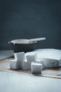 Rezept für selbst gemachte Marshmallows | DIY Mäusespeck | moeyskitchen.com #marshmallows #mäusespeck #diy #selbstgemacht #homemade #grundrezept #foodblogger #rezepte