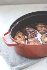 Rezept für klassische Kohlrouladen mit Fleischfüllung und Petersilienkartoffeln | moeyskitchen.com