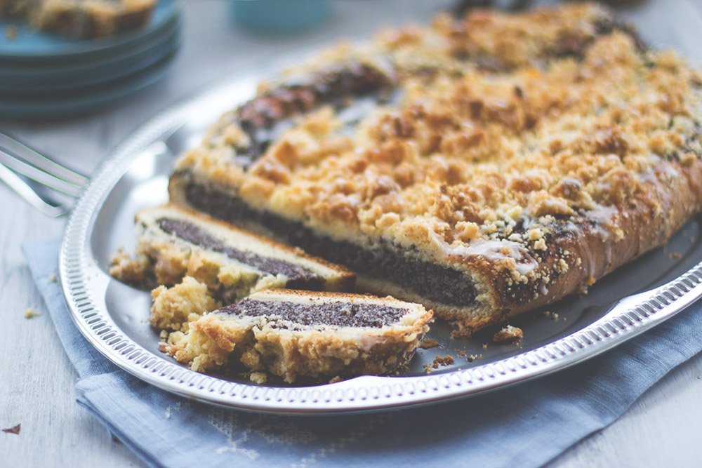 So schmeckt sächsisch: Rezept für weihnachtlichen Dresdner Mohnstriezel + Buch-Verlosung So schmeckt sächsisch: Rezept für weihnachtlichen Dresdner Mohnstriezel + Buch-Verlosung
