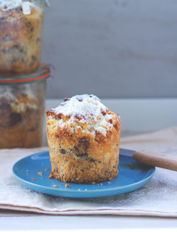 Nougatstollen im Glas | Saftiger Butter-Hefe-Stollen mit Nussnougat und gerösteten Haselnüssen | im Glas gebacken ein tolles Geschenk aus der Küche | moeyskitchen.com #stollen #nougatstollen #kuchenimglas #weihnachten #advent #rezepte #foodblog