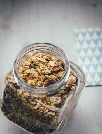 Rezept für X-mas Granola | leckeres weihnachtliches Knuspermüsli | mit Verpackungstipps für das Weihnachtsmüsli | moeyskitchen.com #granola #knuspermüsli #müsli #weihnachten #weihnachtsgeschenk #geschenkidee #geschenkeausderküche #foodblogger #rezepte