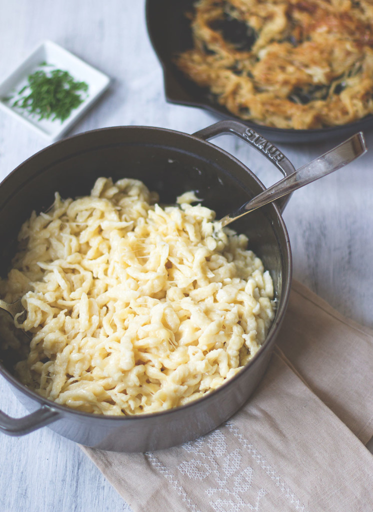 Vegetarisches Winter-Soul-Food: Rezept für Käsespätzle mit geschmorten Zwiebeln Vegetarisches Winter-Soul-Food: Rezept für Käsespätzle mit geschmorten Zwiebeln