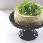 Herzhafter Cheesecake mit Rucola-Pesto | moeyskitchen.com
