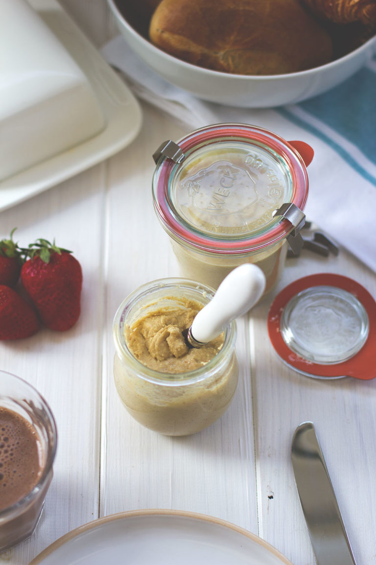 Weiße Schoko-Haselnuss-Creme (Rezept mit und ohne Thermomix) - moey&amp;#39;s ...
