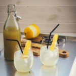 Rezept für Ingwer-Zitronen-Sirup | selbst gemachter Getränkesirup | Rezept mit und ohne Thermomix | moeyskitchen.com #sirup #ingwerzitronensirup #ingwer #zitrone #rezepte #getränke #selbstgemacht #homemade #foodblogger #thermomix #tm5 #tm6 #tm31 #thermomixrezepte #siruprezepte #getränkesirup