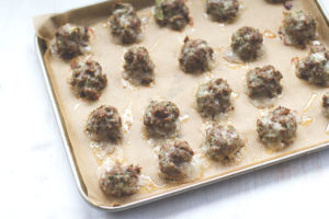 Hackfleischbällchen / Meatballs aus dem Ofen - Rezept von moeyskitchen.com