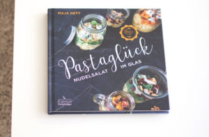 Kochbuch: Pastaglück - Nudelsalat im Glas von Maja Nett von moeyskitchen.com