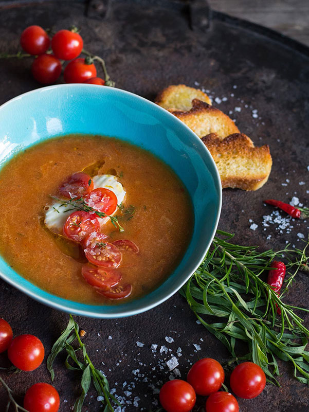 Gekühlte Tomatensuppe aus ofengerösteten Tomaten von S-Küche