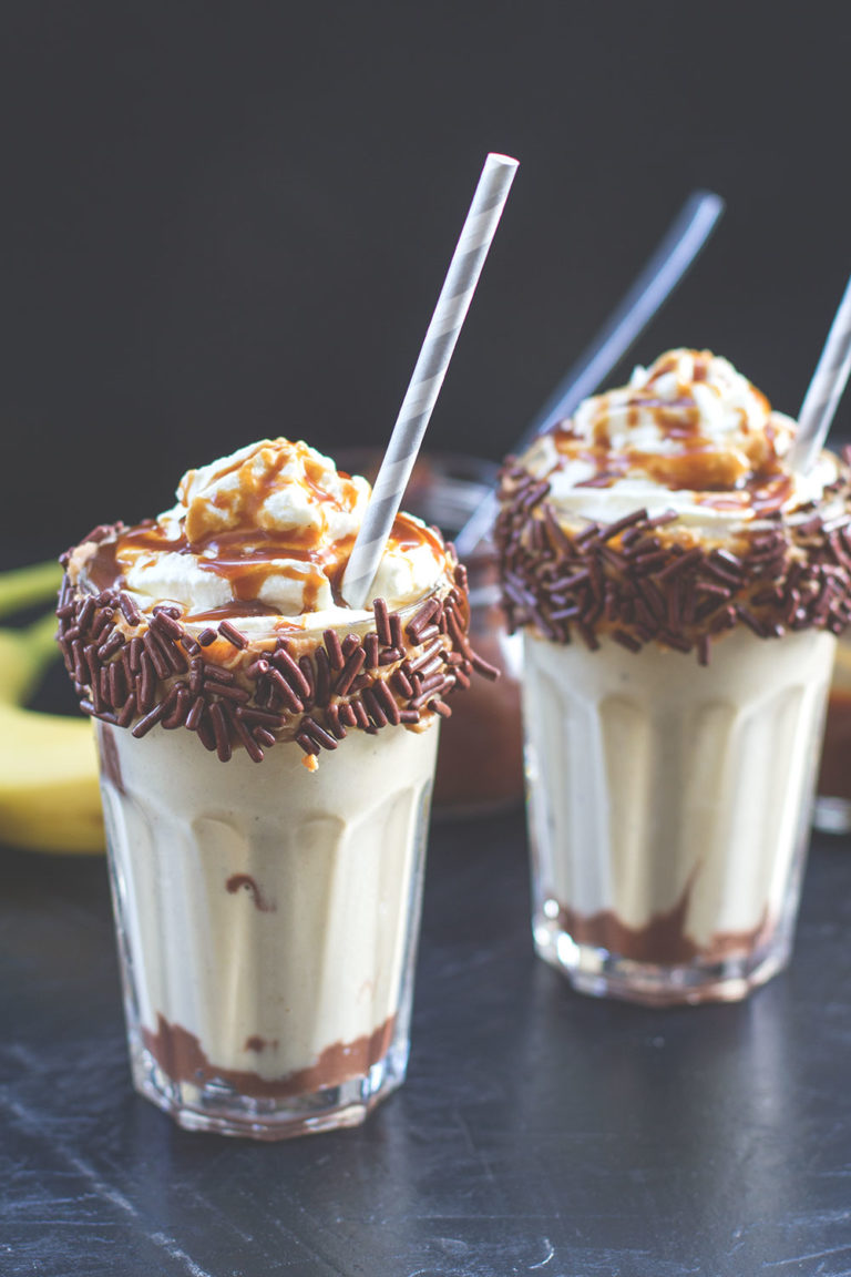 Peanut Butter Chocolate Fudge Vanilla Banana Milkshake mit Sea Salt ... Peanut Butter Chocolate Fudge Vanilla Banana Milkshake mit Sea Salt ...