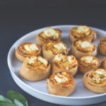 Rezept für herzhafte Hefeschnecken mit Kürbis, Salbei, Feta und Walnüssen (mit und ohne Thermomix) | moeyskitchen.com #hefeschnecken #kürbis #foodblog #rezept