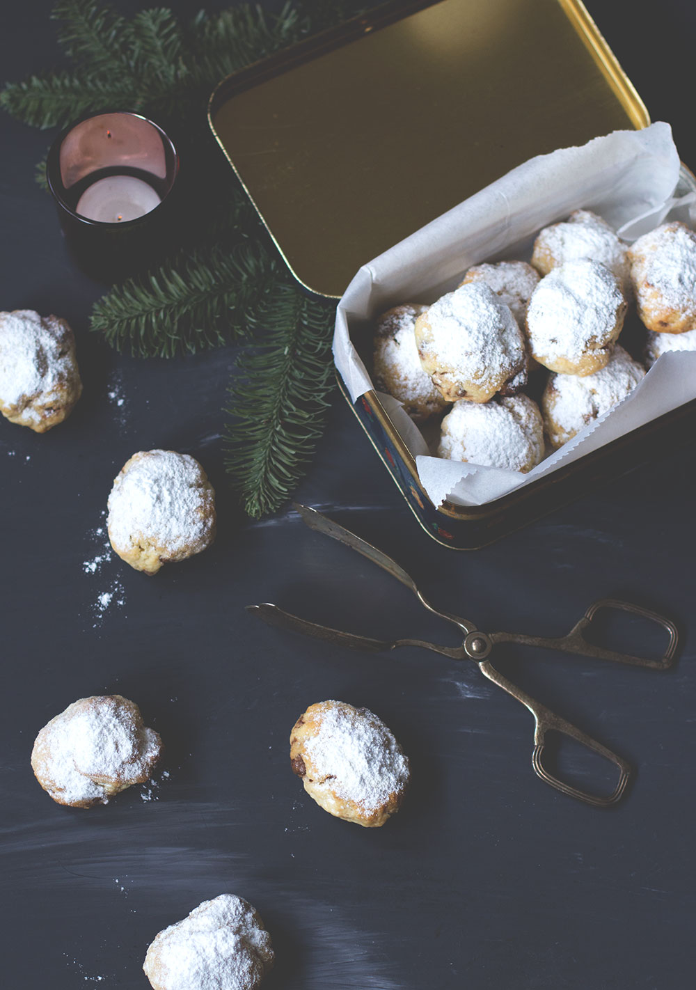 Rezept für blitzschnelles Nougat-Stollenkonfekt mit gehackten Mandeln zu Weihnachten