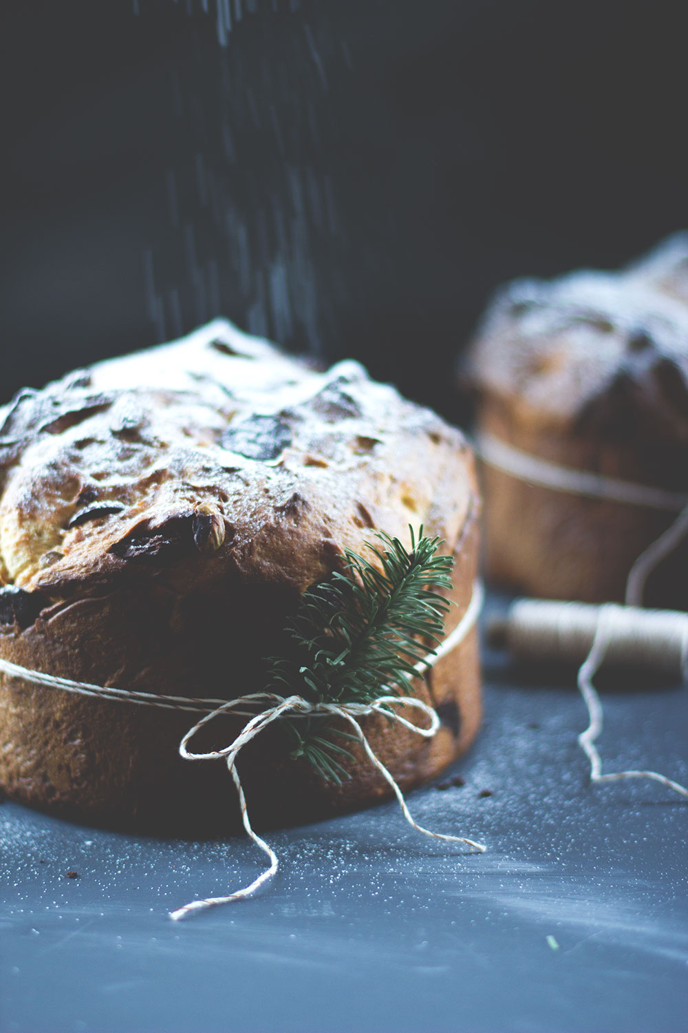 Rezept für leckeren Schokoladen-Pistazien-Panettone - Panettone ohne Trockenfrüchte von moeyskitchen.com