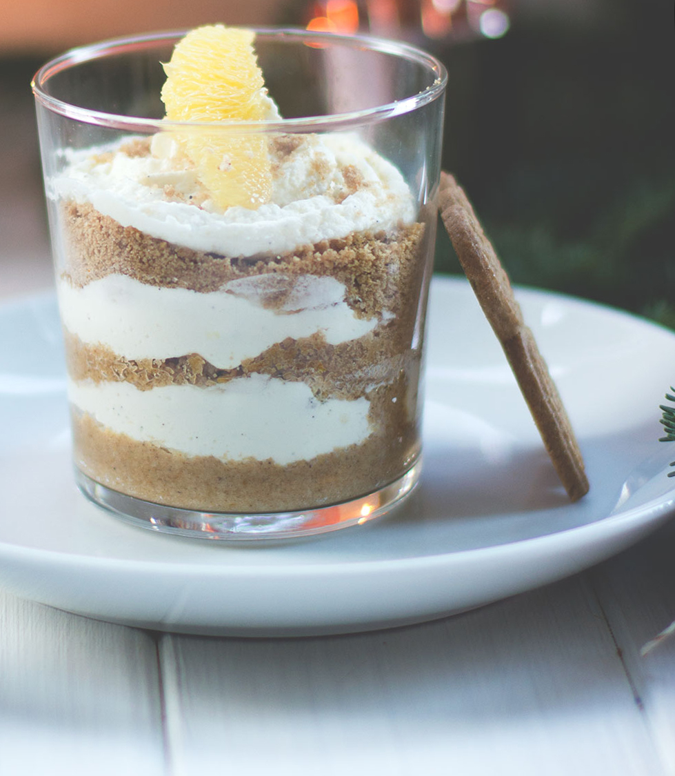 Orangen-Spekulatius-Trifle mit Tonkabohne | REWE Feine Welt Adventsbotschafter | Dessert von moeyskitchen.com