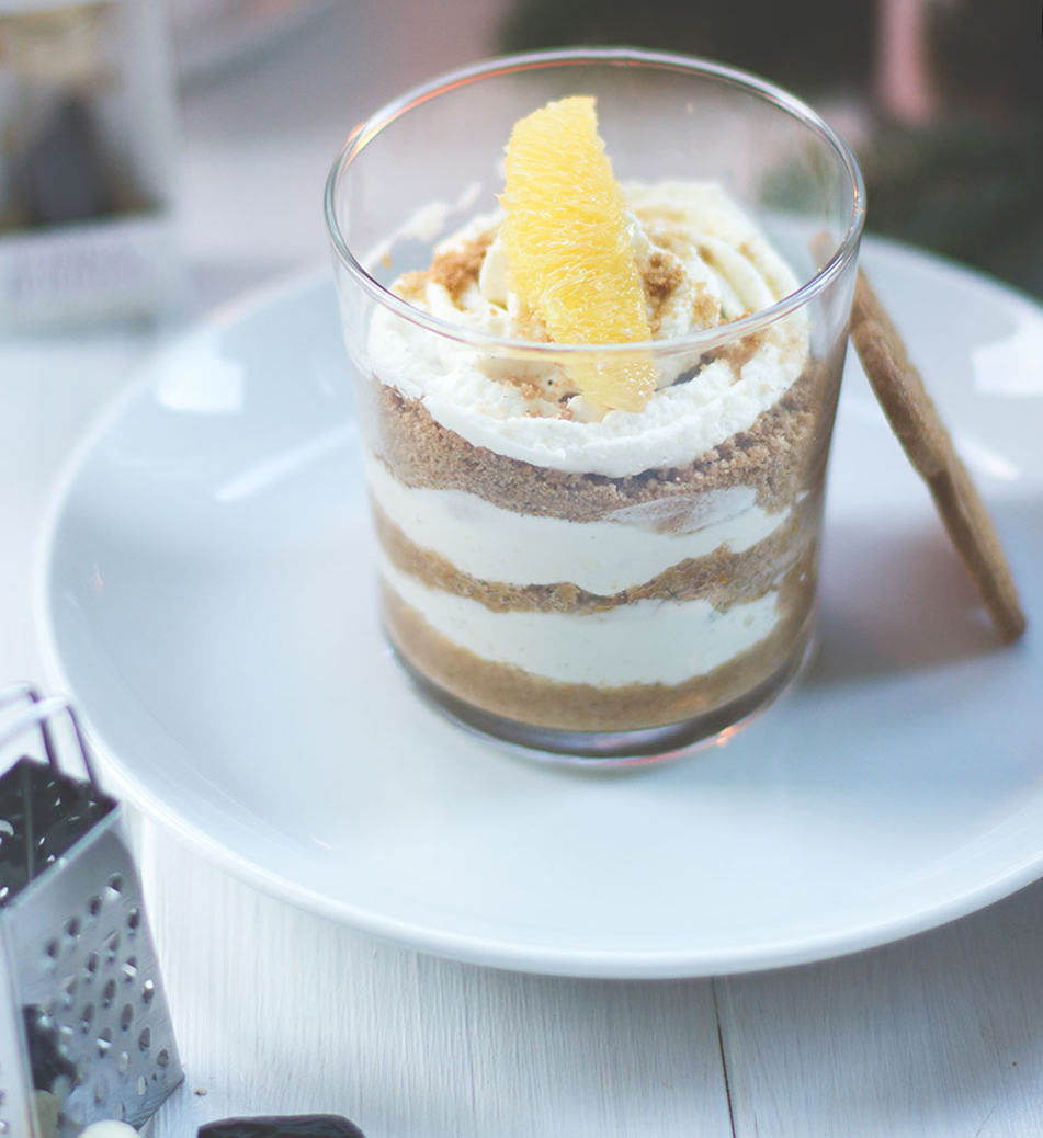 Orangen-Spekulatius-Trifle mit Tonkabohne | REWE Feine Welt Adventsbotschafter | Dessert von moeyskitchen.com
