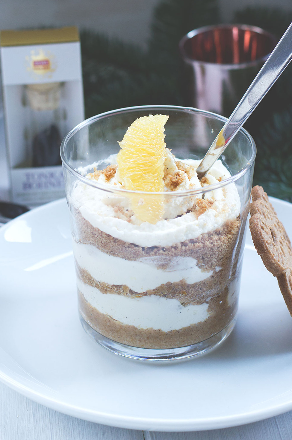Orangen-Spekulatius-Trifle mit Tonkabohne | REWE Feine Welt Adventsbotschafter | Dessert von moeyskitchen.com