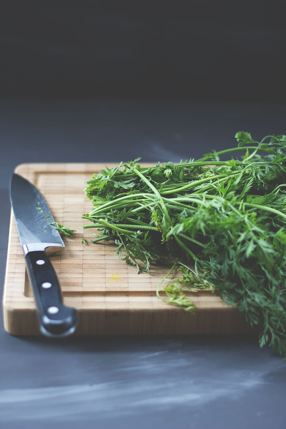 Less Waste Challenge - Weniger wegwerfen! Rezept für Pasta mit Möhrensauce und Möhrengrün