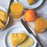 Rezept für leckere Orangen-Scones mit Braune Butter-Orangen-Glasur von moeyskitchen.com