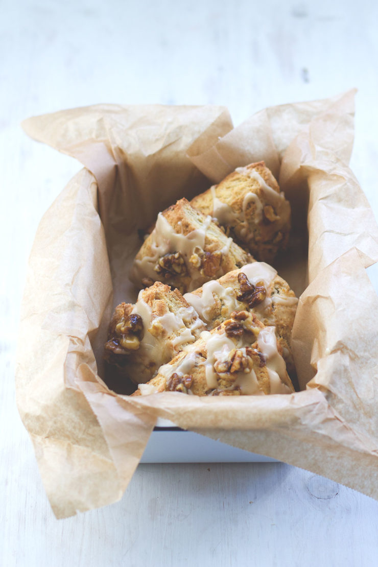 Ahornsirup-Scones mit karamellisierten Walnüssen - moey&amp;#39;s kitchen foodblog