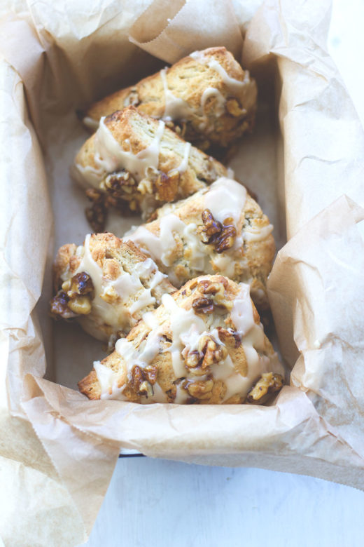 Ahornsirup-Scones mit karamellisierten Walnüssen - moey&amp;#39;s kitchen foodblog