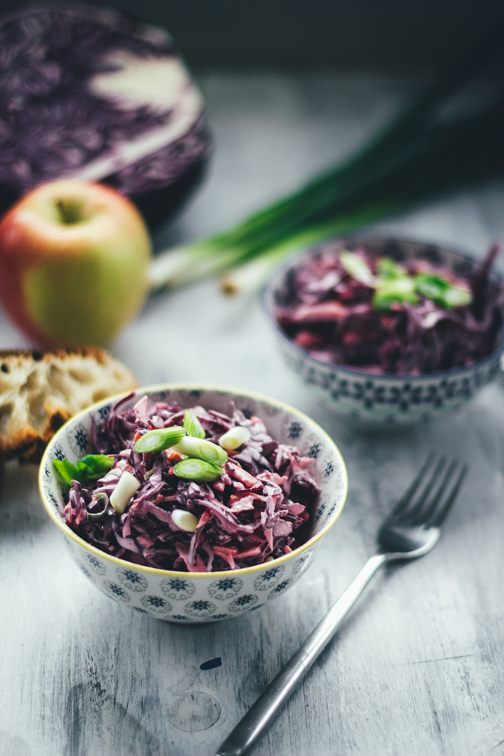 Rezept für cremigen Rotkohl Cole Slaw | moeyskitchen.com #coleslaw #rotkohlcoleslaw #rotkohl #wintergemüse #winter #salat #rezepte #foodblog