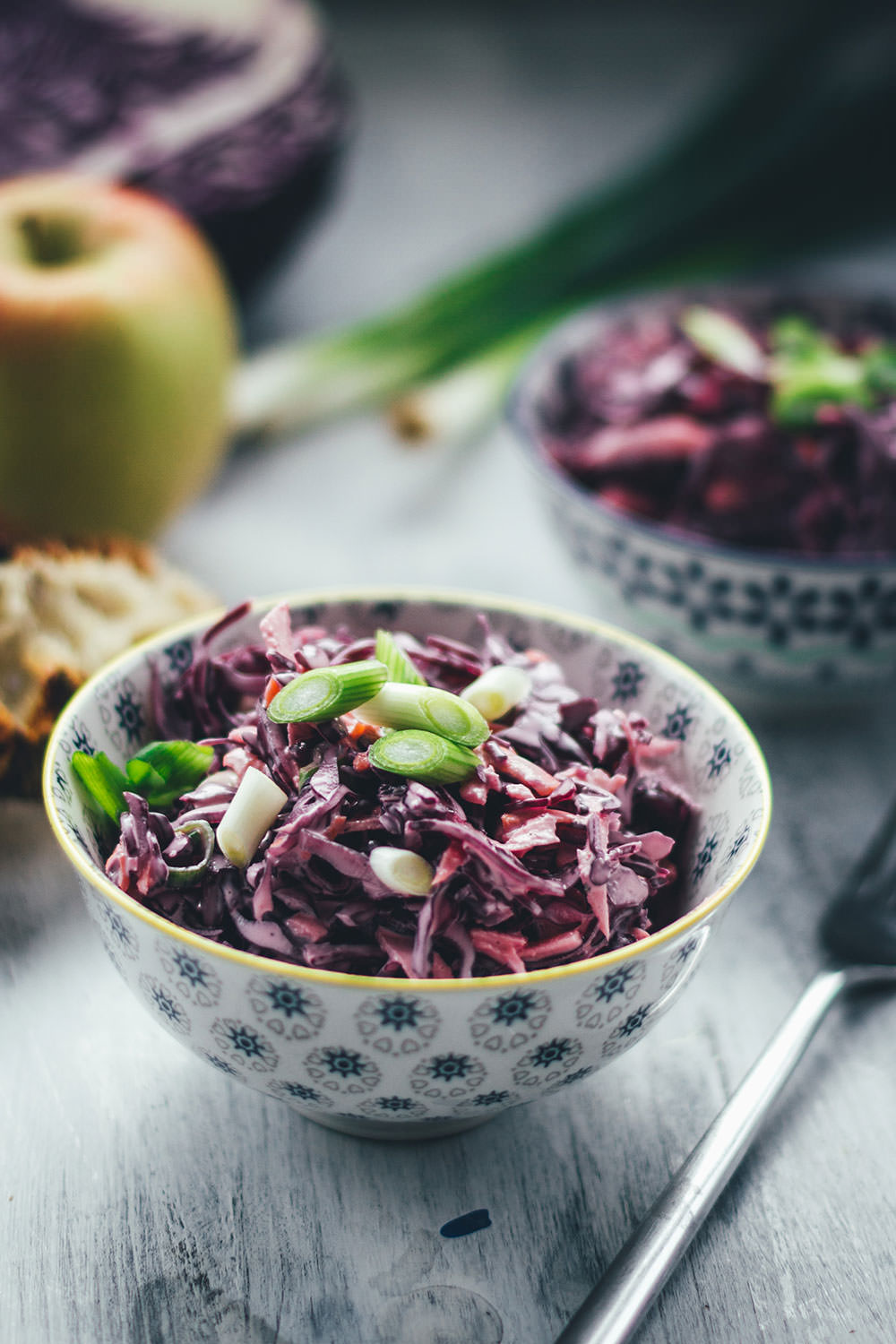 Rezept für cremigen Rotkohl Cole Slaw | moeyskitchen.com #coleslaw #rotkohlcoleslaw #rotkohl #wintergemüse #winter #salat #rezepte #foodblog