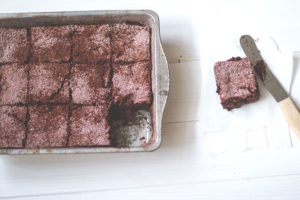 Rezept für leckeren und super saftigen Schokoladen Magic Cake mit Malzbier von moeyskitchen.com