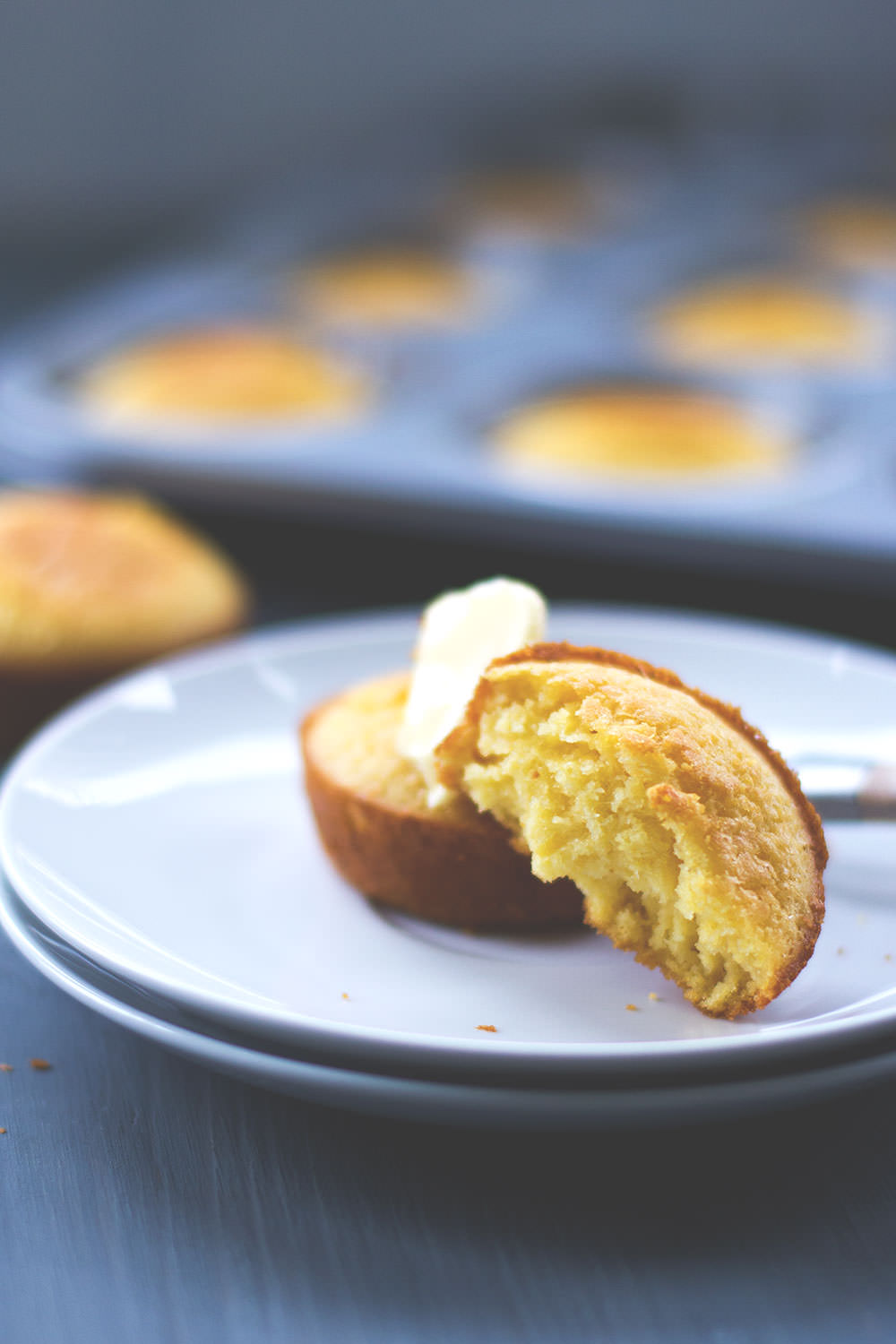 Rezept für leckere Corn Muffins - herzhafte Maismehl-Muffins als Beilage zum Dinner