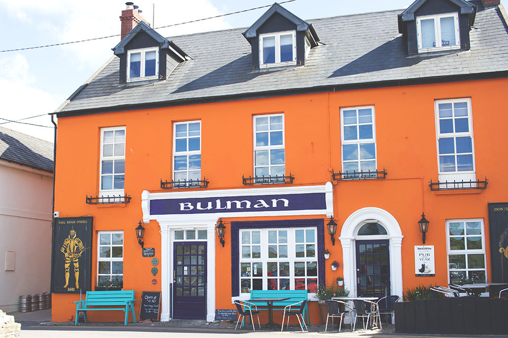 Irland-Rundreise mit Kerrygold, Bord Bia und Tourism Ireland: Bulman Pub in Kinsale und Rinderfarm in Old Head