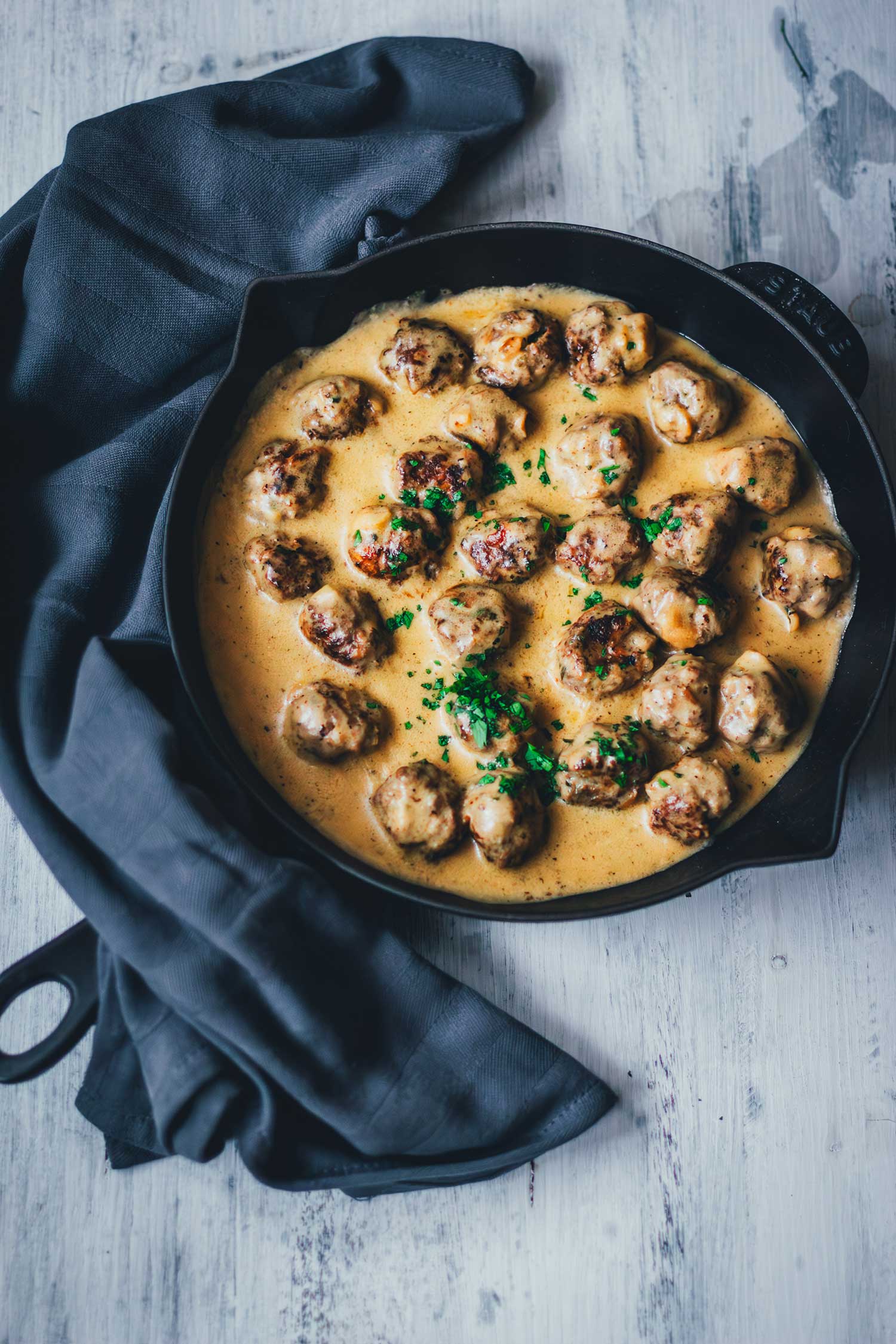 Köttbullar Rezept für schwedische Hackbällchen mit Sauce - moey's ... Köttbullar Rezept für schwedische Hackbällchen mit Sauce - moey's ...