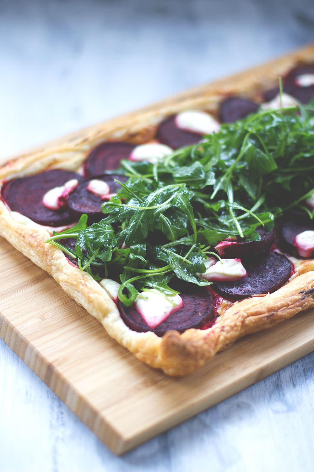 Rezept für schnelle Rote Bete Tarte mit Blätterteig von moeyskitchen.com